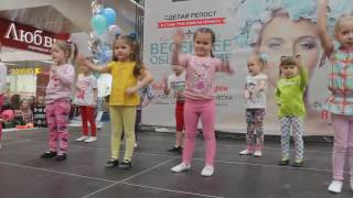 Подарок танец на 8 марта, танец от самых маленьких, школа танцев для детей Lemon, ухта