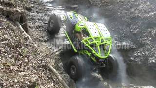 Bryan blows the tires off his Coleworx Highlighter Offroad Buggy on Tub rock
