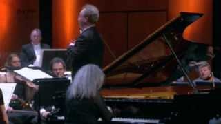 Martha Argerich plays Beethoven : Piano Concerto No. 1 in C major, Opus  15