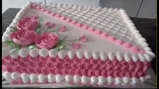 Decoração de Bolo Com Chantilly