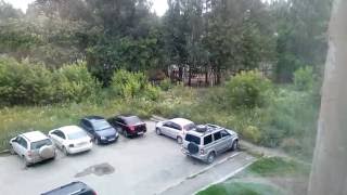 Юлия выезжает с парковки!!! Julia leaves from the Parking lot!!!