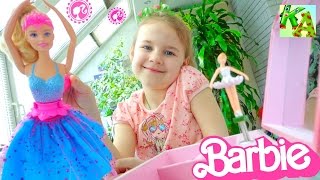 Детские игрушки. Кукла Барби. Ксюша Потоцкая и Алиса играют вместе. Развивающее видео для детей.