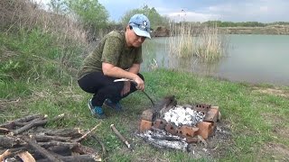 Картошка запеченная в фольге на углях. Potatoes baked on charcoal.