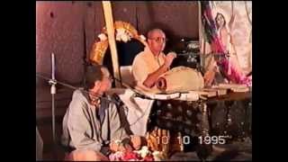 1995-10-10 BB Govinda Swami, Program in DK Yubileiniy, Togliatti PART1