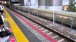 JR大阪駅環状線ホームに警告灯が新設