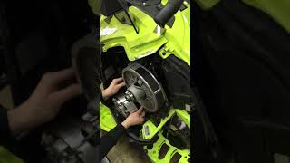 Замена ремня вариатора на снегоходе BRP (Ski-Doo) Freeride 2015  (Optibelt 11126)