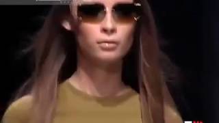VERSACE Autumn Winter 2003 2004 Milan 1 of 3 Pret a Porter Woman by Fashion Channel