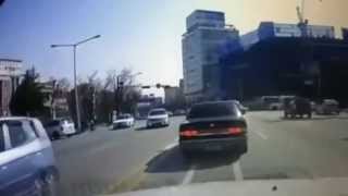 Девки дуры за рулем это жесть!!!