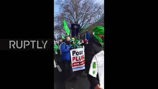 Belgium: Health workers march against COVID vaccine mandate