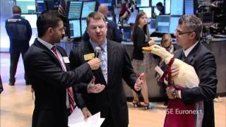 25 November 2011 Aflac rings the NYSE Closing Bell