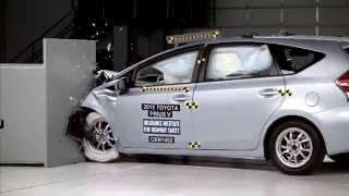 IIHS - 2015 Toyota Prius v - small overlap crash test / GOOD EVALUATION