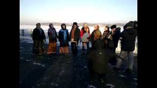 Рыбинск. Частушки под гармонь над Волгой-рекой.