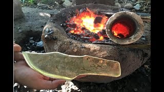 Primitive Technology: Building furnace and casting knife copper beautiful