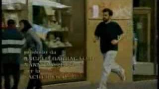 Nanni moretti canta HARE KRISHNA