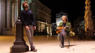 Kings of Convenience - Una Ragazza in Due (I Giganti cover) live @ Piazza Duomo (Siracusa,Italy)