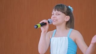 «Мамин блюз», «Круглая песня», «Ангелы добра». Концерт к 8 марта