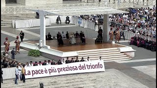 Youth from Korea offer taekwondo "performance" for peace before the pope