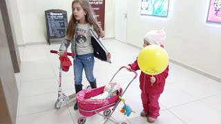 Кукла Беби Бон на прогулке Коляска для кукол Что в сумке Беби Борн?