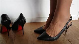 CloseUp of high heels / toe cleavage / stockings