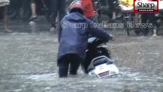 Heavy Rains:Roads blocked | Water enters many houses in Hyderabad.