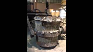 Pulling steel form from ladle