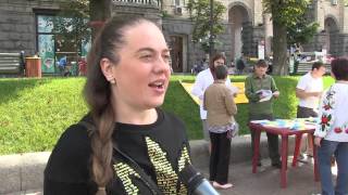 «Народний фронт молоді» провів флеш-моб на перевірку знань киян та гостей столиці історії України.