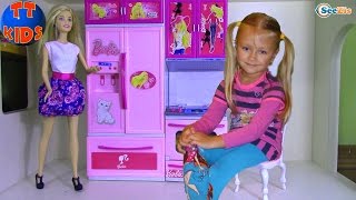 КУХНЯ ДЛЯ КУКЛЫ БАРБИ Распаковка от Ярославы Игрушки для детей Kitchen for Barbie Doll Unboxing