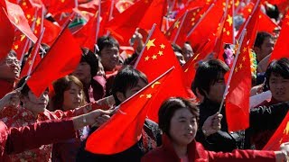 爱国的本质就是爱党！要用习思想来武装全党。要从娃娃抓起：新爱国教育纲要丨明镜焦点（20191115）