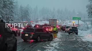 USA: Lake Tahoe record snowfall causes traffic disruptions in California