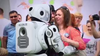 Шоу робота Алеши. Первый русский танцующий робот.