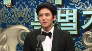 [HOT] MBC 연기대상 2부 - 우수연기상 특별기획 남자, 지창욱 20131230