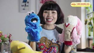 Đỗ Nhật Nam trở thành dịch giả nhỏ tuổi nhất với trò rối tay đối thoại của Mẹ