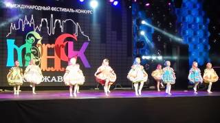 танец "Матрешки" (4,5 - 6 лет) школа - студия "Мини - леди"