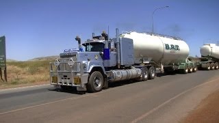Mack Superliner V8 roadtrain, great sound !
