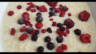 Как варить манную кашу с изюмом. Манная каша без комочков.
