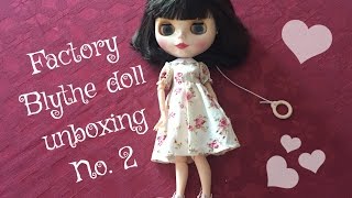 Factory Blythe Doll unboxing no 2