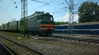 2 ВЛ10 с грузовым поездом