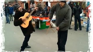 Талантливые бомжи ★ Поют и играют на гитаре ►)