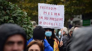 აქცია სუს-თან: „ნაციონალური მოძრაობის“ მსვლელობა სააკაშვილის გათავისუფლების მოთხოვნით