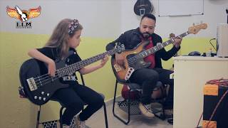 Aula de contra-baixo é na E.L.M Jacareí