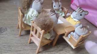 Обзор мебели Sylvanian Families. Стол со стульями, арт. 2933