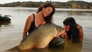 Luky Girl Fish a Big Carp over 60 lbs  - HD by Catfishing World