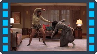 Драка с призраком из телека— Очень страшное кино 3 (2003) сцена 3/8 HD