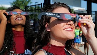 Live: total solar eclipse 2017