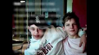 Bruder alles gute zu deinem 18. B-day ..ich liebe dich