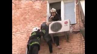 Спасение бабушки что застряла на кондиционере