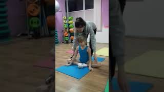 Детская гимнастика дома . Урок №1 "Бабочка"