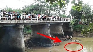 Warga Heboh !! Ramai-ramai Melihat evakuasi motor dalam sungai