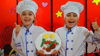 Готовим завтрак из пластилина Плей до. Готовим яичницу. Play doh. Детский канал Расти вместе с нами.