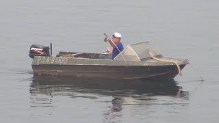 Рыбалка на покатуху. Ловим хариуса. На "покатуху" ловят с лодки по фарватеру